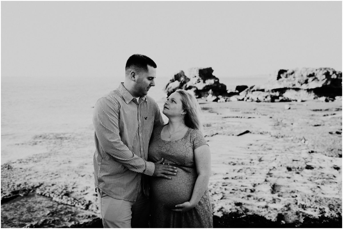Okinawa Pregnancy Photographer husband and wife