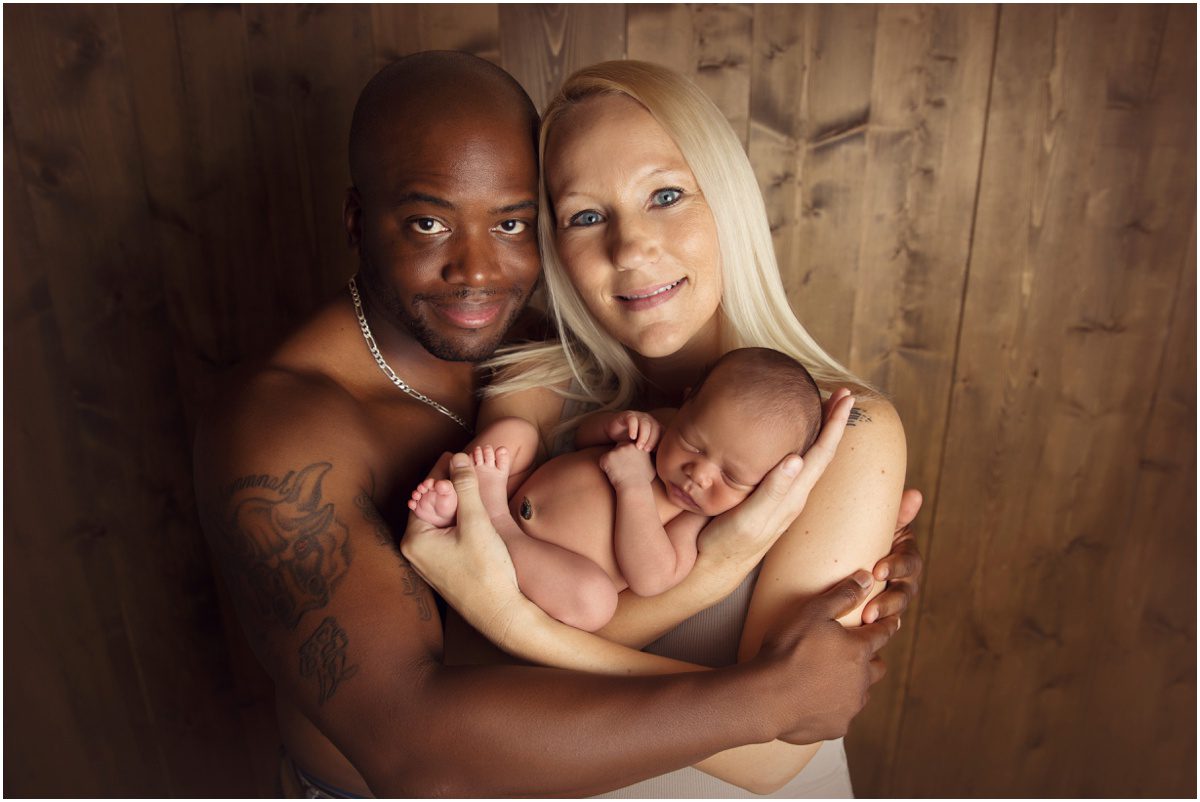 family portrait orange-studio-newborn-photographer