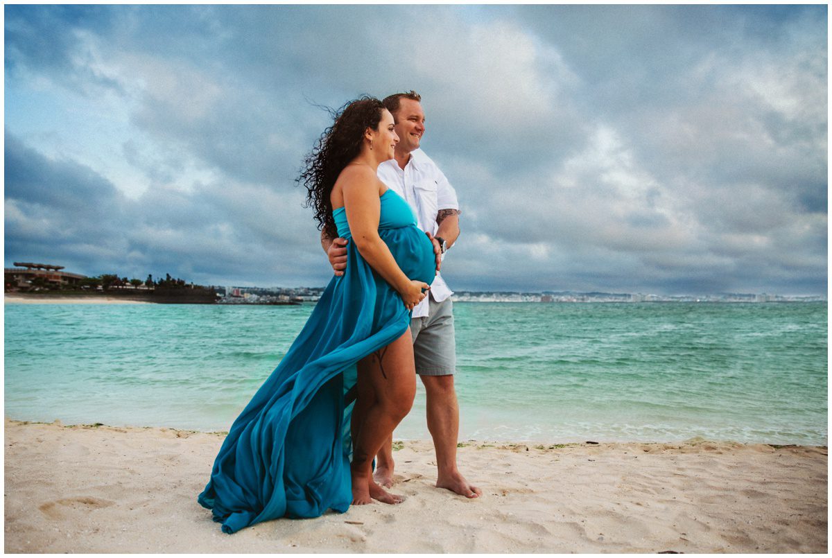 Allentown, PA Maternity Photographer husband and wife by ocean